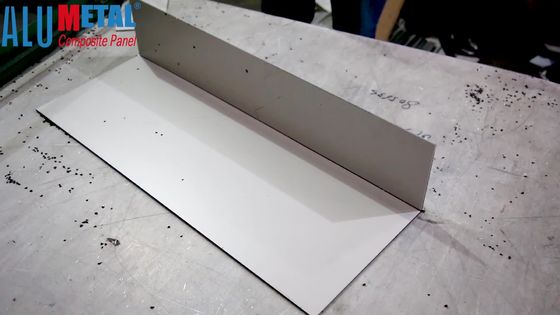 1250mm Anodized Dekoratif Aluminium Sheet Panel Logam B1 FR